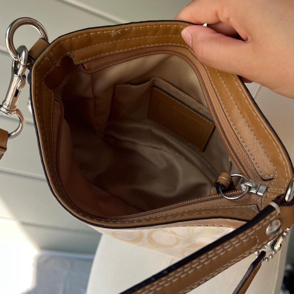 Coach Women's Bag - Picture 4 of 8